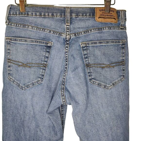 Levi Strauss Athletic Light Wash Denim Jeans - Picture 4 of 8